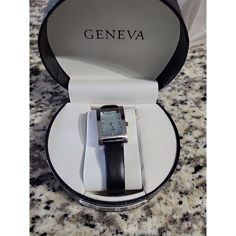 Geneva Watch Silver Black Leather‎ Women's In Box Box Has Damage